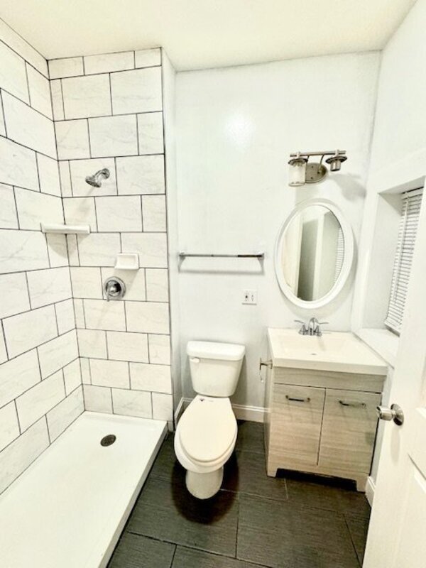 Building Photo - 801 S Quaker Ave