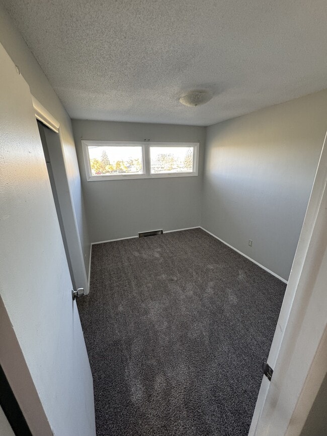 Building Photo - 4613 7th Ave S