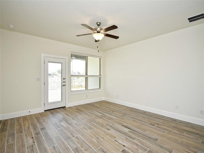 Building Photo - 408 Parkline Dr