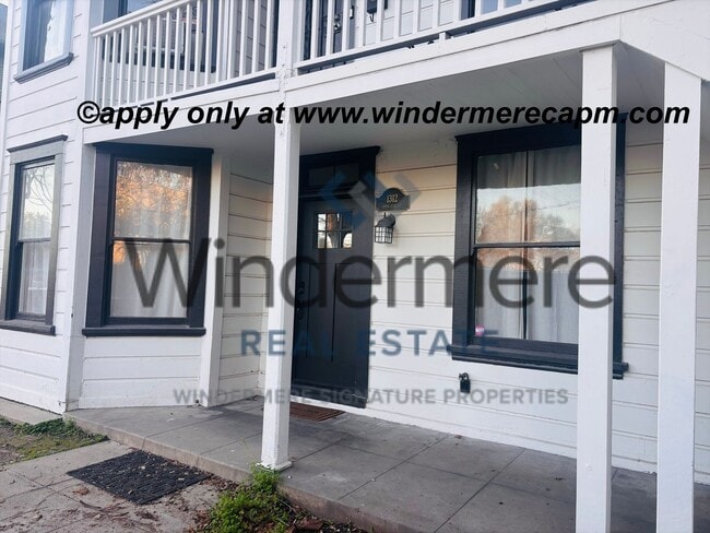 Building Photo - Beautifully Remodeled 2 Bed/2 Bath Duplex- in desirable location Downtown Sacramento!!