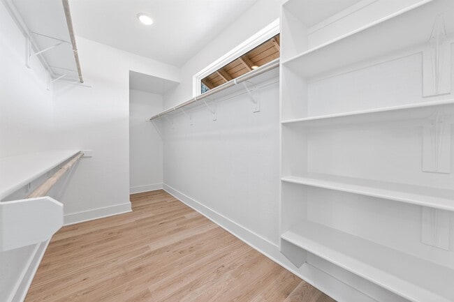 Building Photo - 1326 Morgan's Point Rd