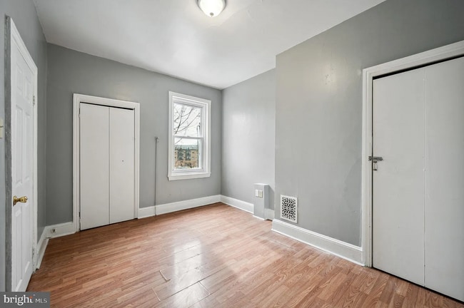 Building Photo - 2014 W Oxford St