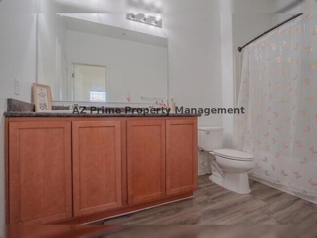 Building Photo - 8115 W Lynwood St