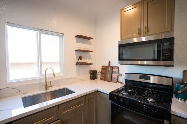 Building Photo - 2708 Cincinnati St