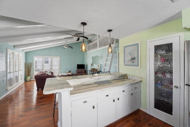 Building Photo - 12 S Sandpiper