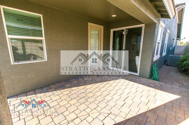 Building Photo - 7465 E Osage Ave