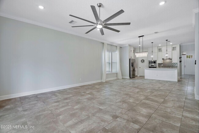 Building Photo - 150 Whisper Rock Dr