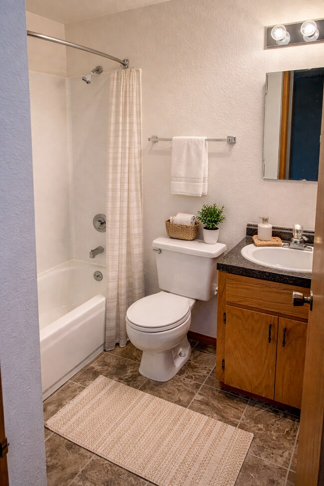 Building Photo - Pra3406