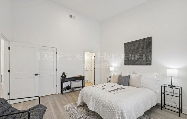 Building Photo - 92 E Innis Ave