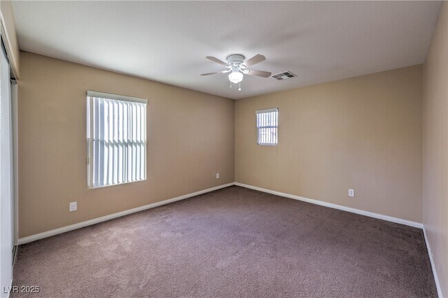 Building Photo - 121 Pettswood Dr