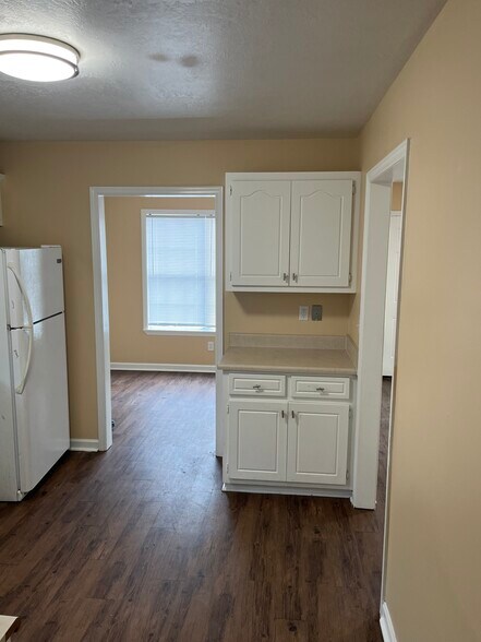 Building Photo - 2707 Landing Loop Dr