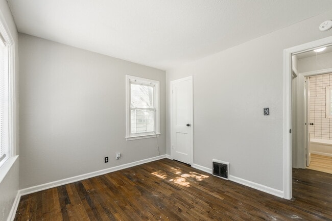 Building Photo - 5760 College Ave