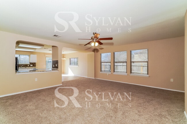 Building Photo - Carve Out a Great Life Here!