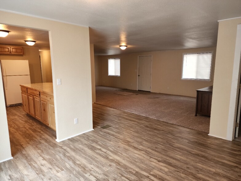 Building Photo - 407 W Jefferson St