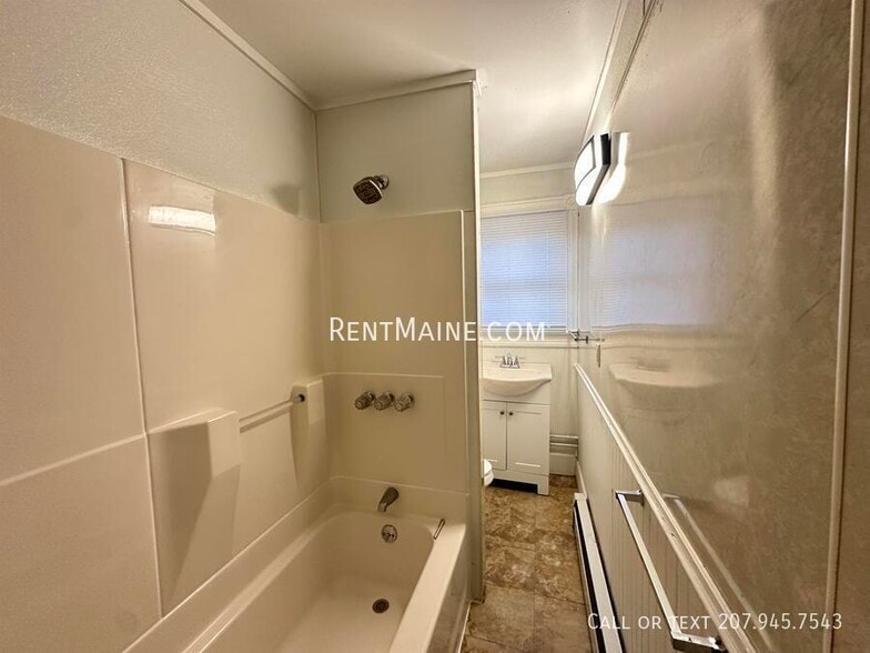 Building Photo - 99 Sanford St