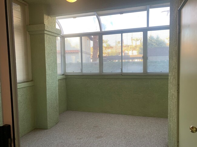 Building Photo - Cozy Condo in 55+ Community