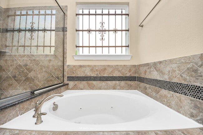 Building Photo - 27419 Canyon Reach Dr