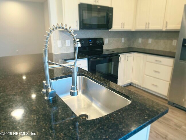 Building Photo - 7026 Butterfly Ct