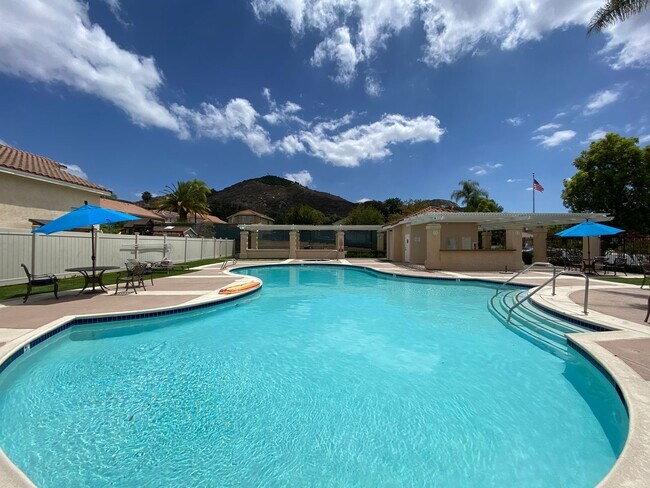Building Photo - Spacious 3 Bedroom, 2 Bath located in Treasures of Caste Creek Community!