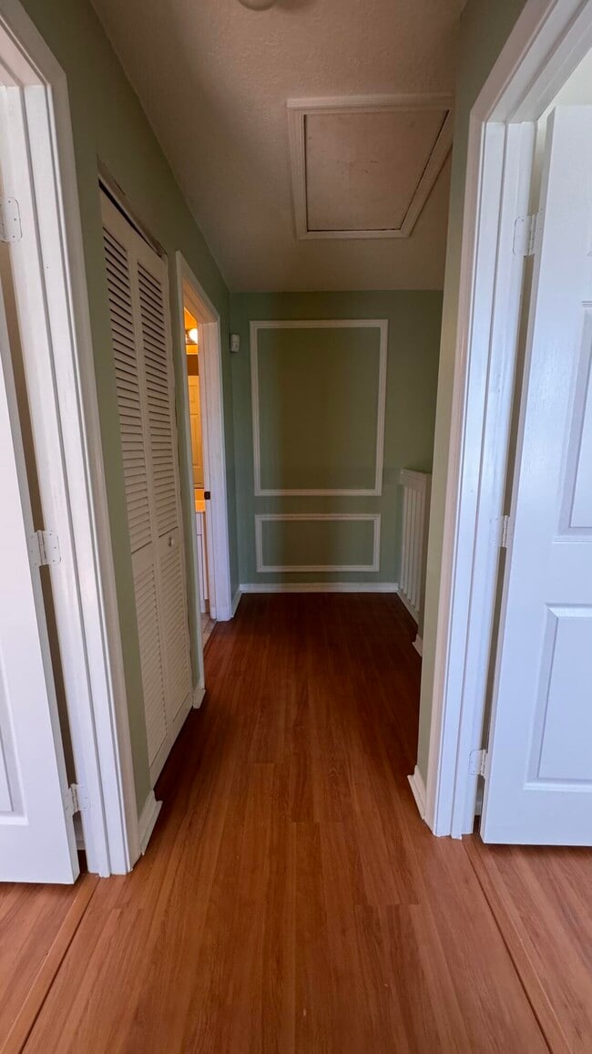 Building Photo - 6422 Park Lake Cir