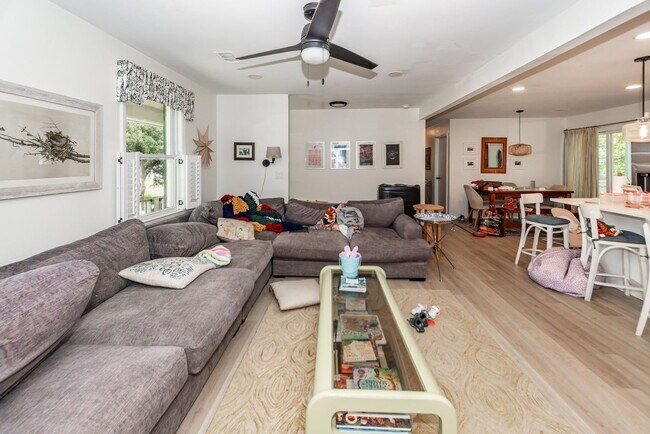 Building Photo - 4 Bedroom, 3 Bathroom Home in Magnolia Ranch - West Ashley