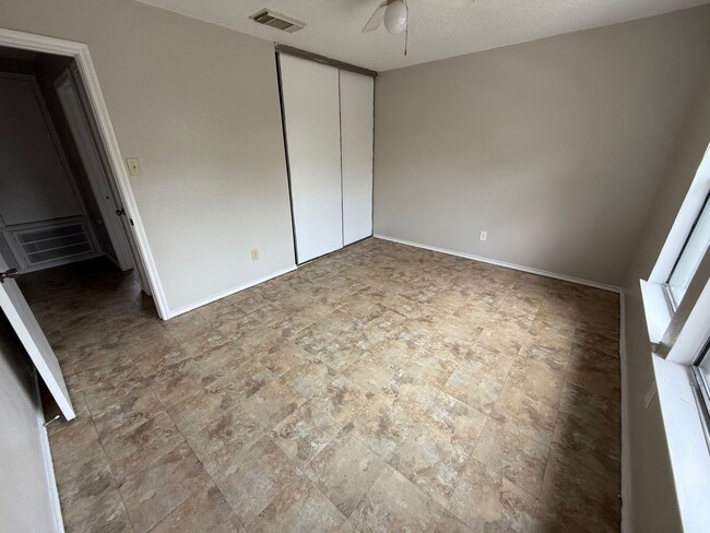 Building Photo - 10735 Juniper Pass