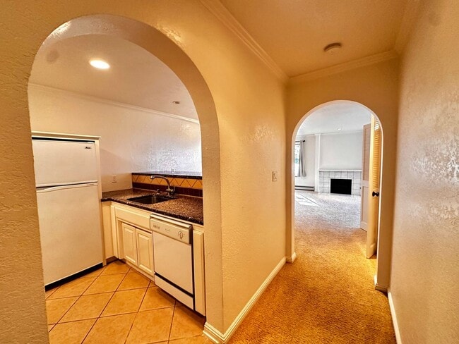 Building Photo - Tranquil 2BR/2BA Condo in Gated Pebble Beach