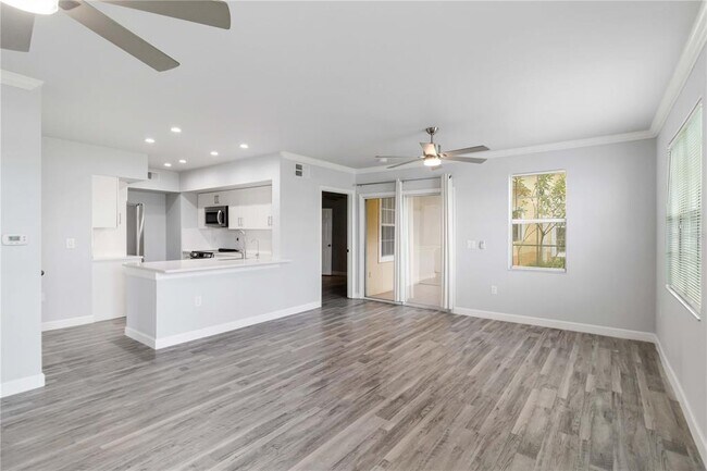 Building Photo - 1185 Villagio Cir
