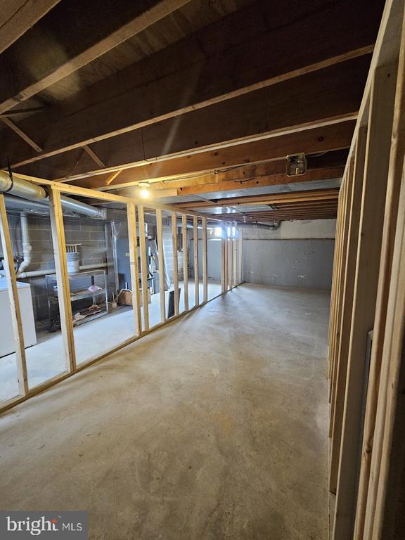 Building Photo - 33 Fieldstone Ct