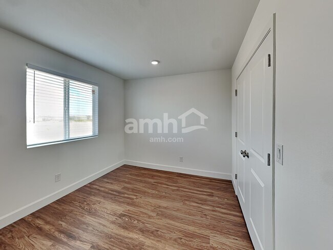 Building Photo - 9150 Liberty Cap Ct