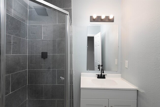 Building Photo - 3205 Stallings Dr