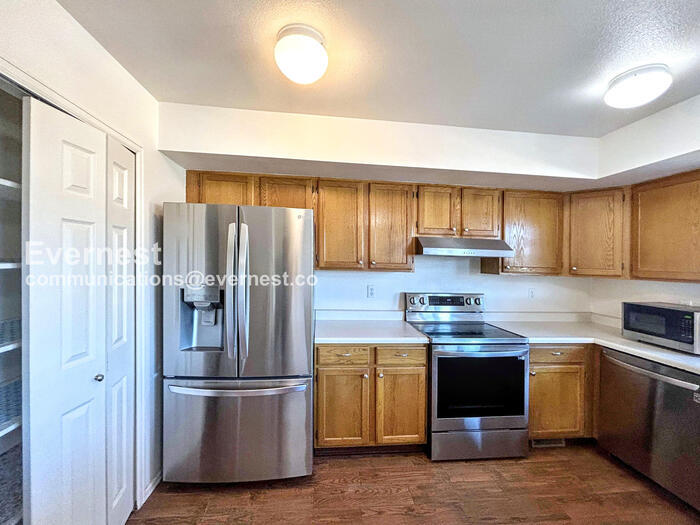 Building Photo - 3939 Smoke Tree Dr