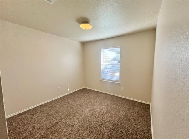 Building Photo - 110 Comal Cove