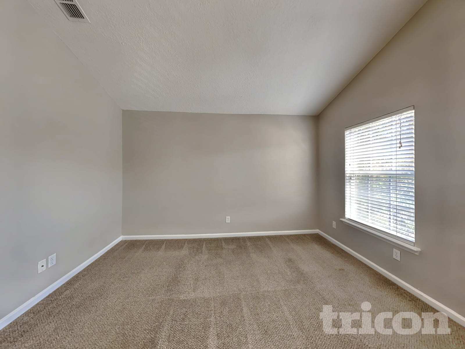 Building Photo - 10818 Birchard Ln