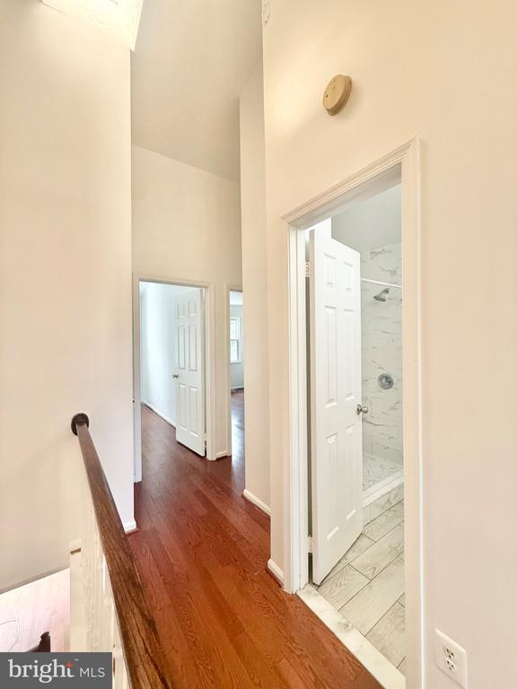 Building Photo - 8594 Enochs Dr