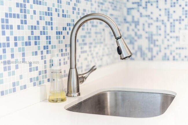 Building Photo - 53 NE 49th St