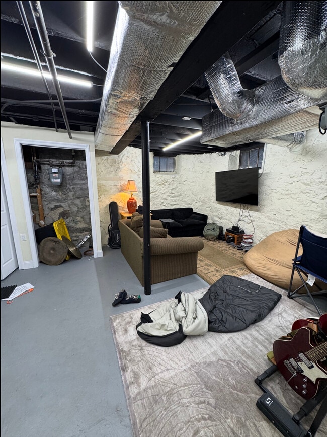 Building Photo - 18 Sawyer Terrace