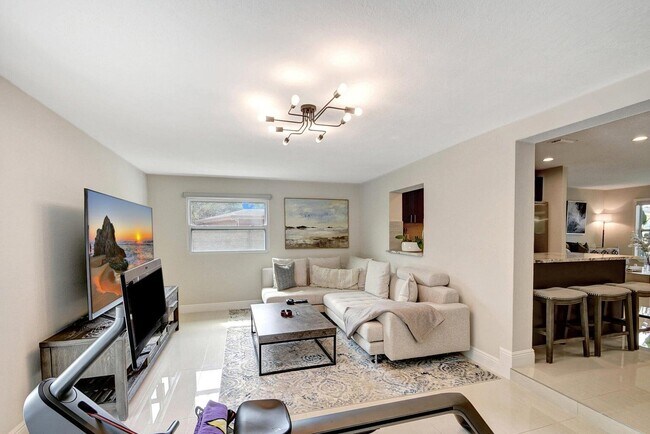 Building Photo - 702 Grove St