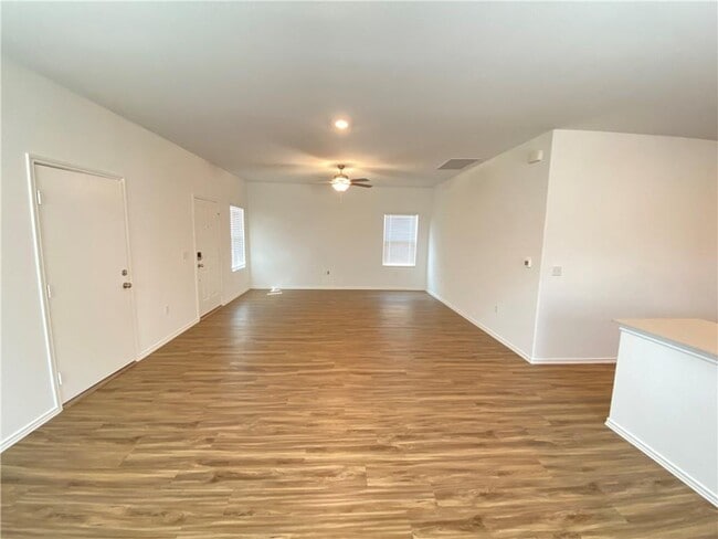 Building Photo - 3608 Lodgepole Dr