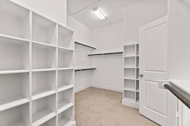 Building Photo - 2205 Southwick Dr