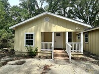 Building Photo - 3021 Creekwood Ln
