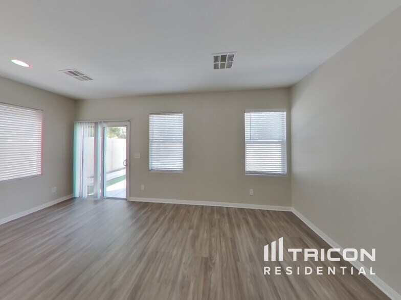 Building Photo - 8424 Quarentina Ave