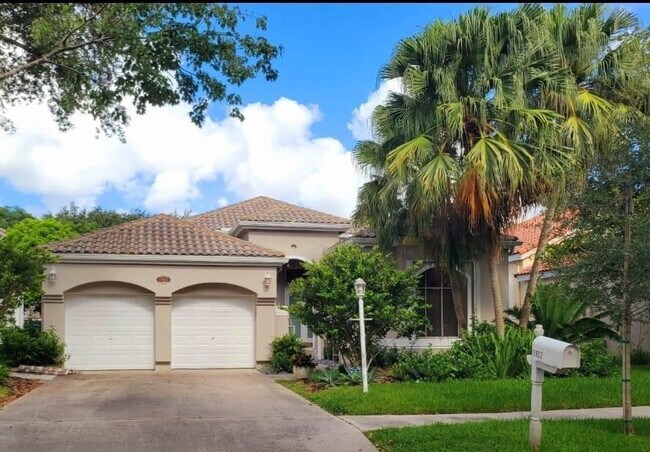 Building Photo - 3902 Trenton Ave