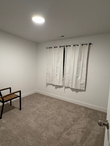 Building Photo - 2075 E Canyonlands Ln