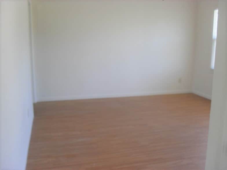 Building Photo - 703 N 1st St