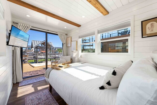 Building Photo - 316 Bream Ave