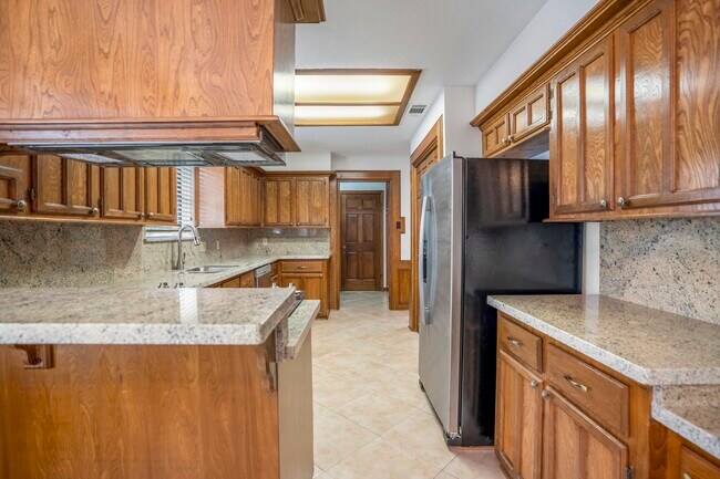 Building Photo - 38 Devonshire Dr