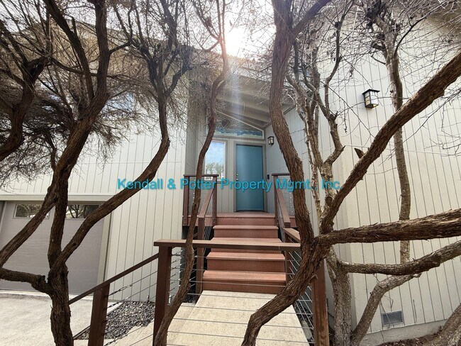 Building Photo - Spacious and Bright 3BR 2BA Seacliff Home - Close to the Beach!