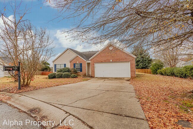 Building Photo - 3 br, 2 bath House - 4 Buzzell Ct