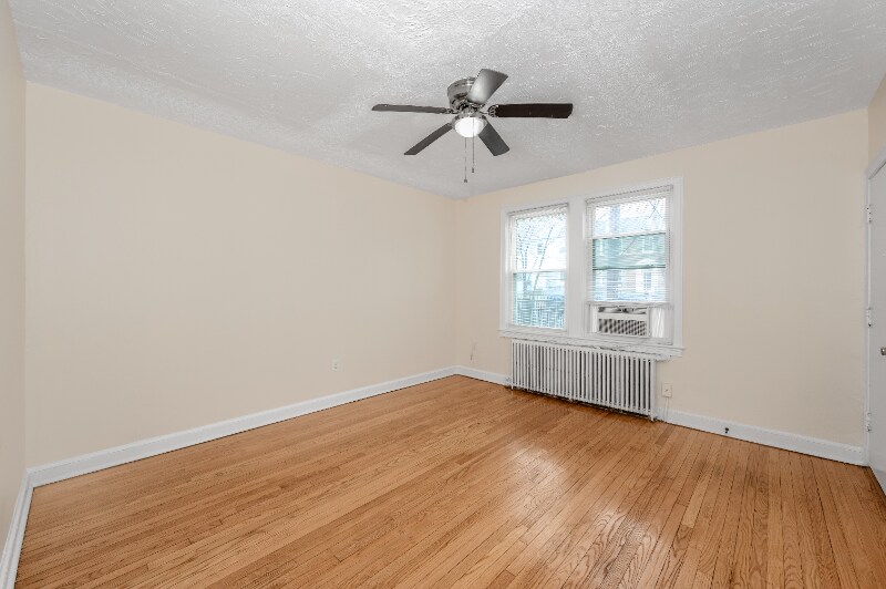 Building Photo - 1359 Bryant St NE